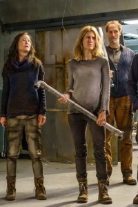 Van Helsing – S01E01 – Help Me