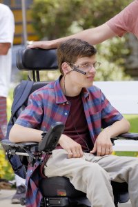 Speechless – S01E02 – N-e-New A-i-Aide