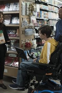 Speechless – S03E10 – R-O– ROLL M-O– MODEL
