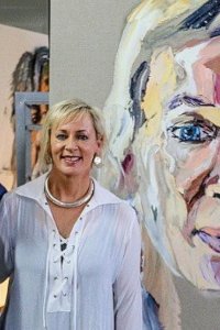 Anh’s Brush with Fame – S01E02 – Amanda Keller
