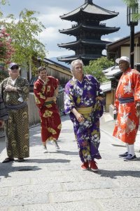 Better Late Than Never – S01E02 – Kyoto and Hong Kong: Less Talky, More Sake