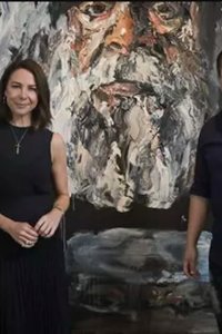 Anh’s Brush with Fame – S06E02 – Kate Ritchie
