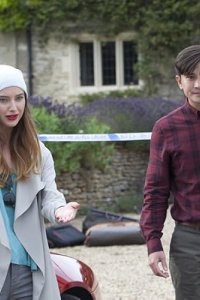 Agatha Raisin – S01E04 – The Potted Gardener