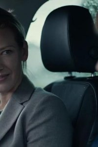 Secret City – S01E01 – A Donation to the Struggle