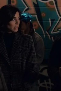 Private Eyes – S05E08 – Queen’s Gambit