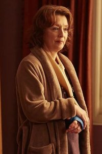 Mum – S01E05 – October