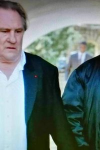 Marseille – S02E01 – Parjure