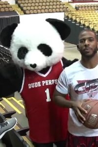 The Dude Perfect Show – S01E03 – Aaron Rodgers, Chris Paul, and a Panda