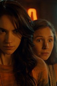 Wynonna Earp – S01E02 – Keep the Home Fires Burning