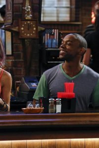 Crowded – S01E05 – Amongst the Waves