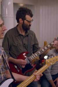 Love – S01E04 – Party in the Hills