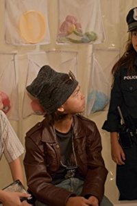 Stuck in the Middle – S03E08 – Stuck in a Mysterious Robbery
