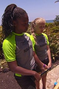 Paradise Run – S01E13 – Moving Statues