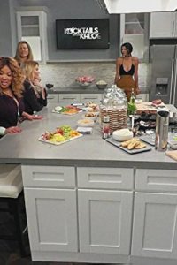 Kocktails with Khloé – S01E01 – The Happiest Hour