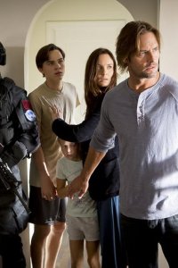 Colony – S01E01 – Pilot