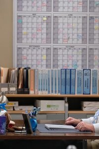 Superstore – S06E13 – Lowell Anderson