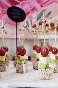 Giada’s Holiday Handbook – S01E03 – Friendsgiving Party