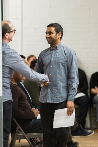 Master of None – S01E04 – Indians on TV