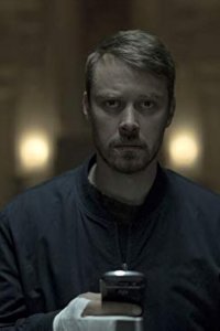 Patriot – S02E08 – Escape From Paris