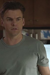Casual – S04E02 – The Missing Piece