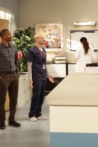 Dr. Ken – S02E02 – Ken and Allison Share a Patient
