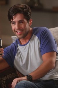 Grandfathered – S2015E03 – Guys’ Night
