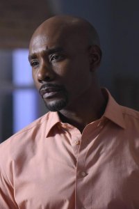 Rosewood – S02E18 – Fairy Tales & Frozen Truths