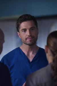 Rosewood – S02E21 – Amparo & The American Dream