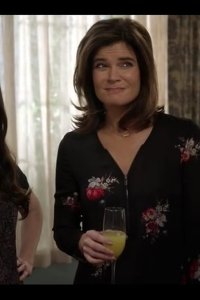 Life in Pieces – S01E16 – Tattoo Valentine Guitar Pregnant