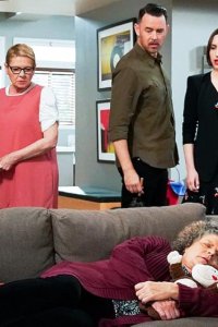 Life in Pieces – S04E11 – Clean Pens Grandma Guys