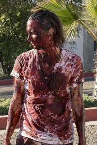 Fear the Walking Dead – S02E04 – Blood in the Streets