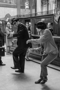 Documentary Now! – S04E06 – Trouver Frisson