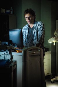 Zoo – S01E07 – Sleuths