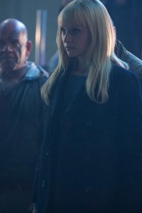Humans – S01E04 – Episode 4