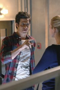 Stitchers – S01E01 – A Stitch in Time