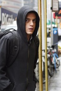Mr. Robot – S01E01 – eps1.0_hellofriend.mov