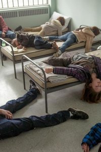 Between – S01E06 – War