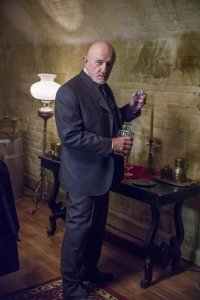 The Lizzie Borden Chronicles – S01E03 – Flowers