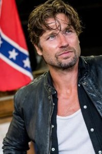 Gangland Undercover – S01E01 – Going Under
