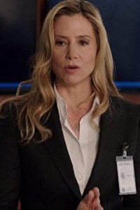 Stalker – S2015E17 – Fun and Games