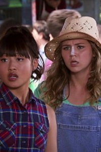 Bella and the Bulldogs – S02E07 – Dudes & Chicks