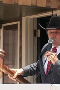 Texas Flip N’ Move – S01E03 – Glam Cabin vs. Rooster Reno