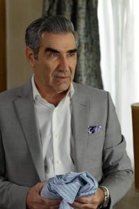 Schitt’s Creek – S01E13 – Town for Sale