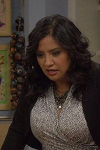 Cristela – S2014E01 – Pilot