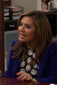 Cristela – S2015E16 – Confirmation