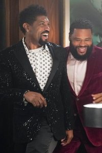 Black-ish – S08E08 – My Work-Friend’s Wedding
