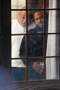Black-ish – S08E12 – If a Black Man Cries in the Woods…