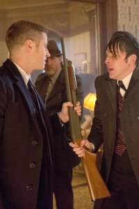 Gotham – S01E18 – Everyone Has a Cobblepot