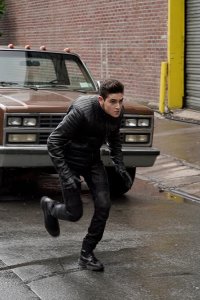 Gotham – S05E01 – Legend of the Dark Knight: Year Zero