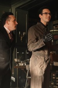 Gotham – S05E08 – Legend of the Dark Knight: Nothing’s Shocking